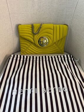 Henri Bendel Classic